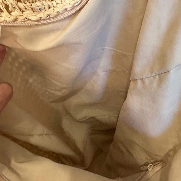 Cappelli Straworld Zippered Straw Tote Bag purchased in Waikiki Beach, Hawaii - Picture 5 of 7